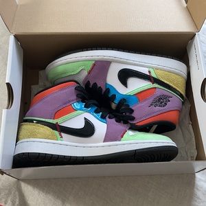 women’s air jordan 1 mid se